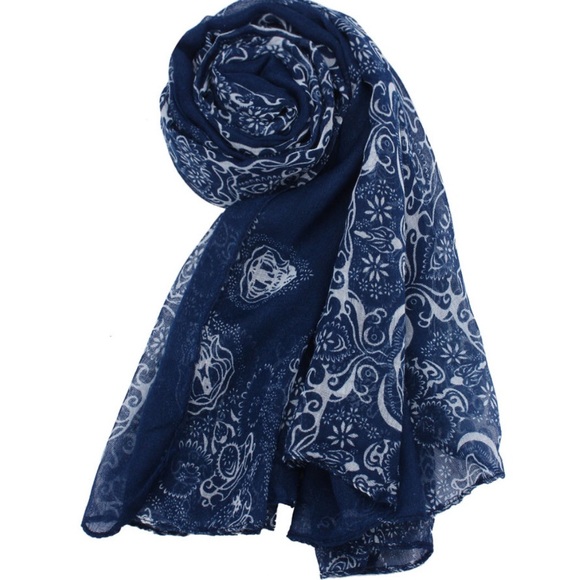 Not for sale - Blue and white lightweight scarf - Picture 5 of 5